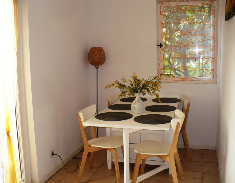 Apartamento Soleil Rouge Les Adrets-de-l'Estérel Habitación foto