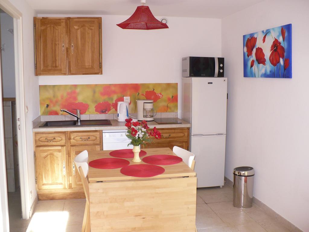 Apartamento Soleil Rouge Les Adrets-de-l'Estérel Habitación foto