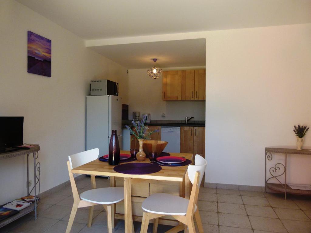 Apartamento Soleil Rouge Les Adrets-de-l'Estérel Habitación foto